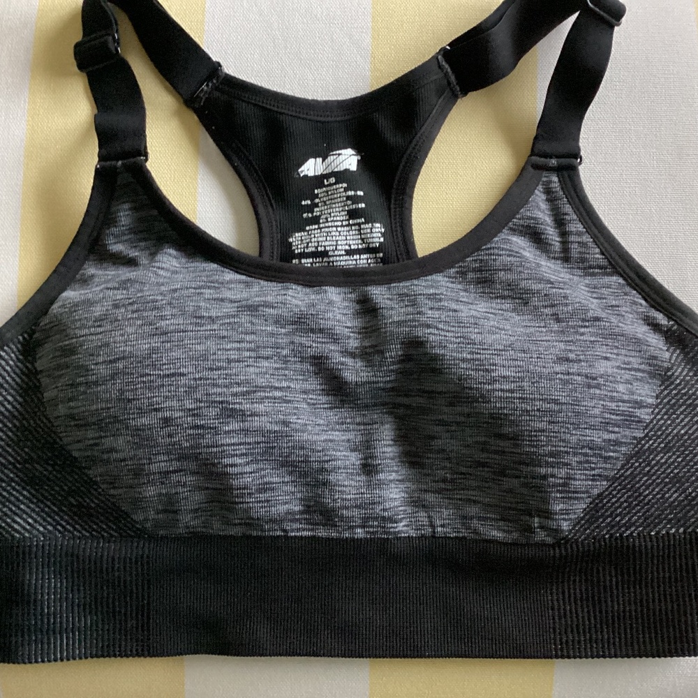 Avis Keyhole Sports Bra sz L